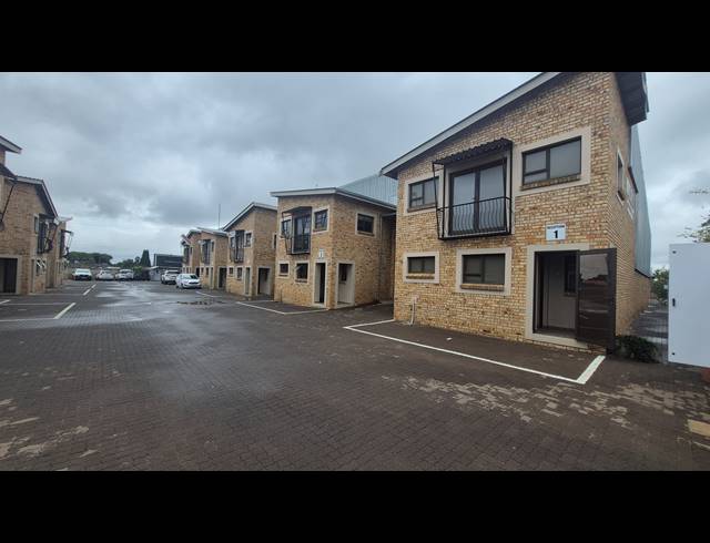 290M² WAREHOUSE FOR SALE IN APEX